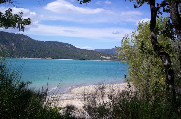 Plage des Salles-sur-Verdon lac de Sainte-Croix