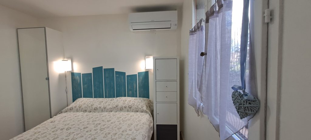 Chambre avec lit 160cm — Gîte Les Cystes