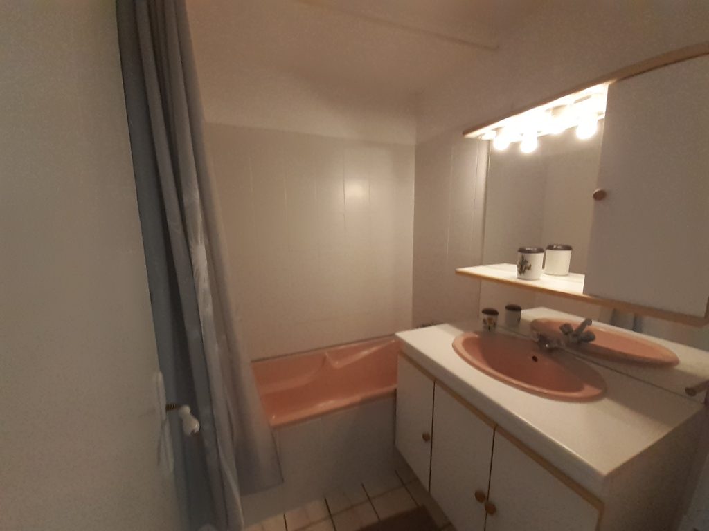 Salle de bains — baignoire 160×70 — Gîte Le Soleillou
